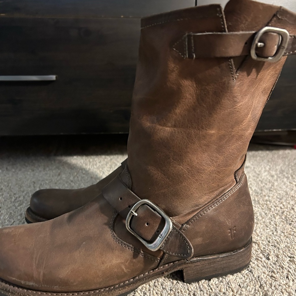 Frye Brown Leather Engineer Boots Classic Mid-Calf Design